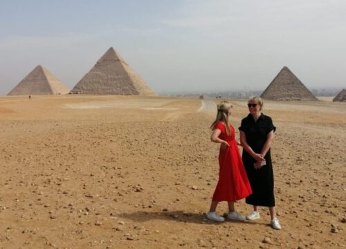 Tour to Giza Pyramids And Egyptian Museum & Old Cairo